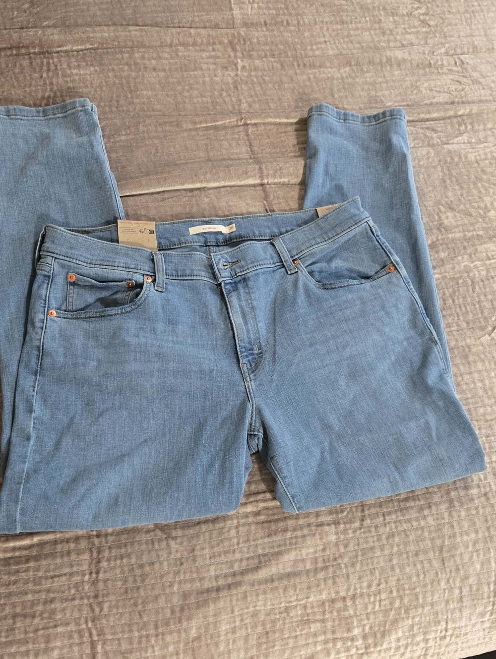 Levi's light blue denim jeans with copper rivets 32x30 Boyfriend